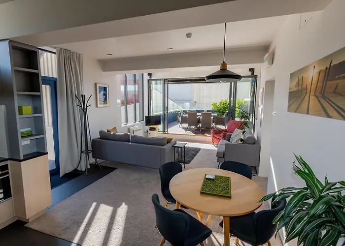 Deluxe Inner-City Apartment On Moray